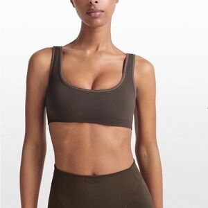 NWT NikeSKIMS Ribbed Seamless Micro Scoop Bra size Small in Phoenix/Truffle